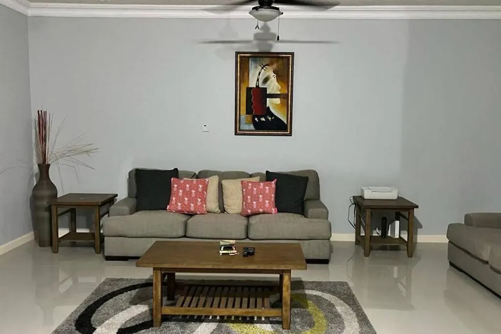 2Br Condo W/Pool; Across Ac Hotel Kingston 0*,  Jamajka