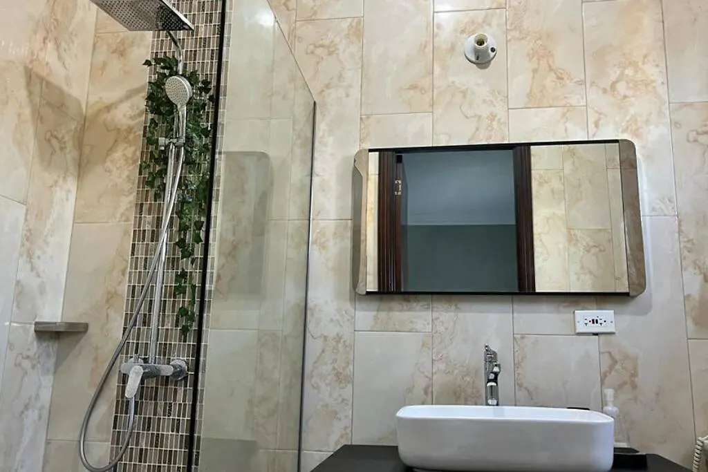 2Br Condo W/Pool; Across Ac Hotel Kingston Apartmán